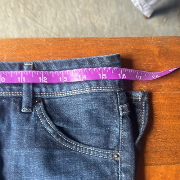 Hudson Beth mid rise baby boot jeans back pockets button closed size 28 long - Picture 12 of 14